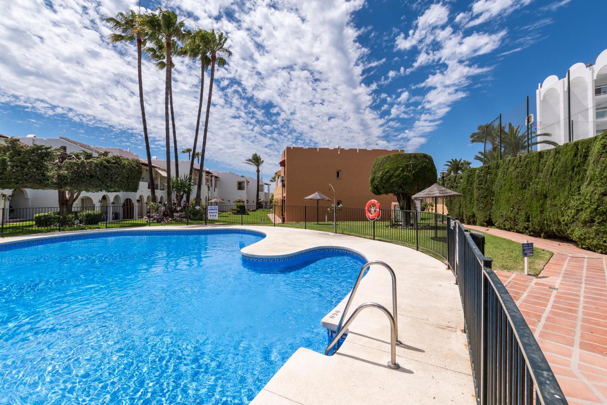 Renovated Apartment On Beachside With Pool Nerja Exterior foto