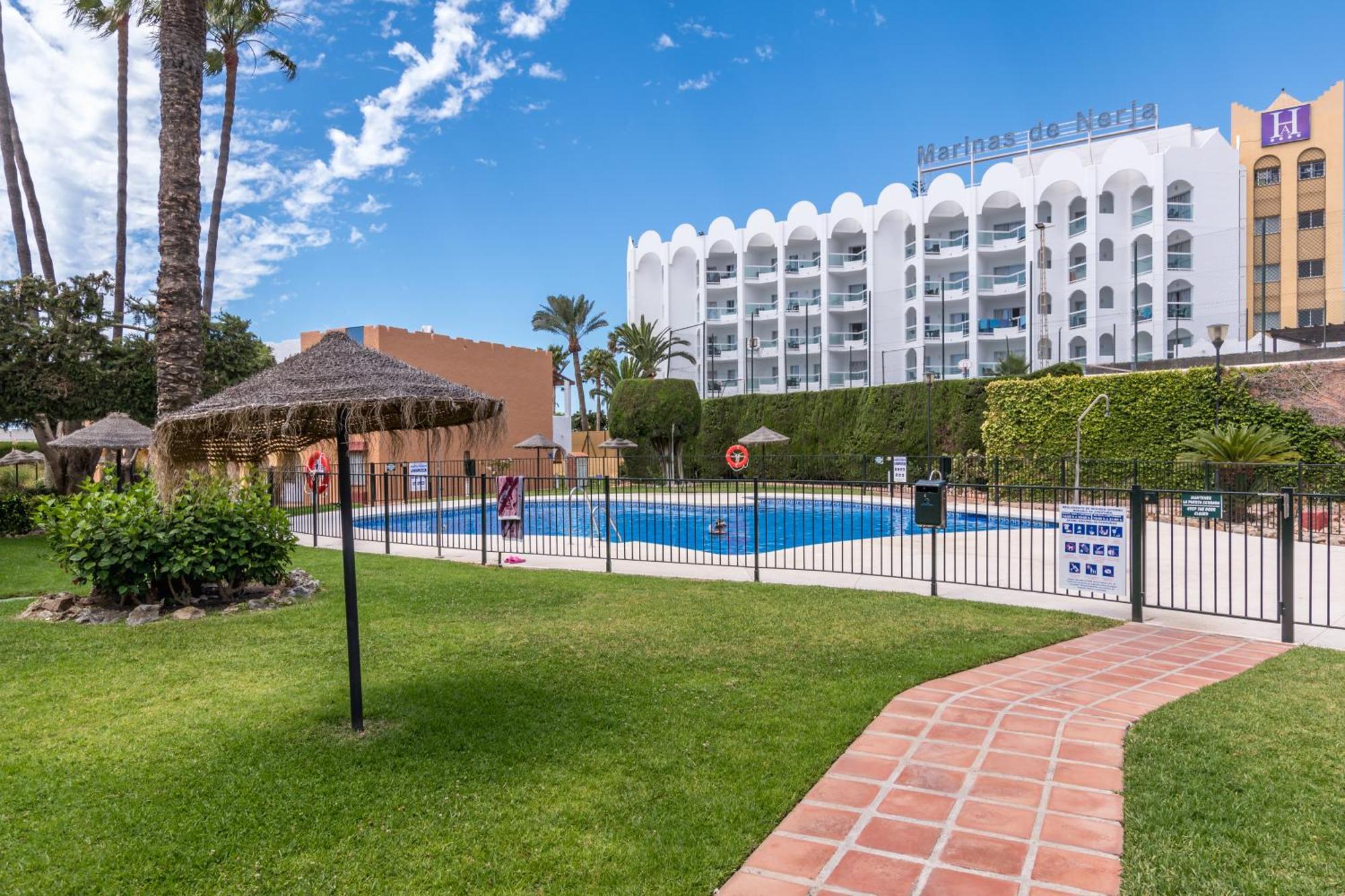 Renovated Apartment On Beachside With Pool Nerja Exterior foto