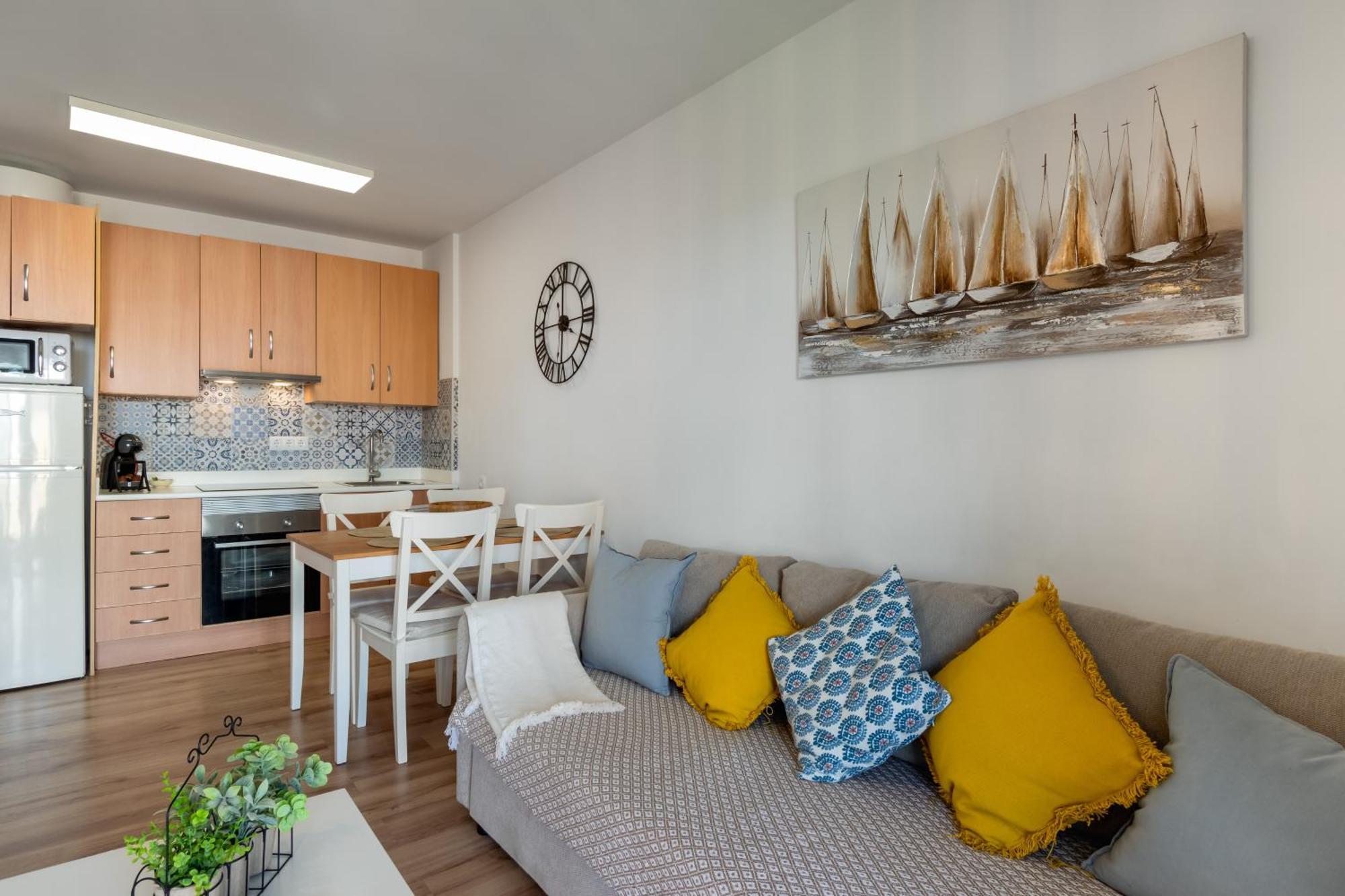 Renovated Apartment On Beachside With Pool Nerja Quarto foto