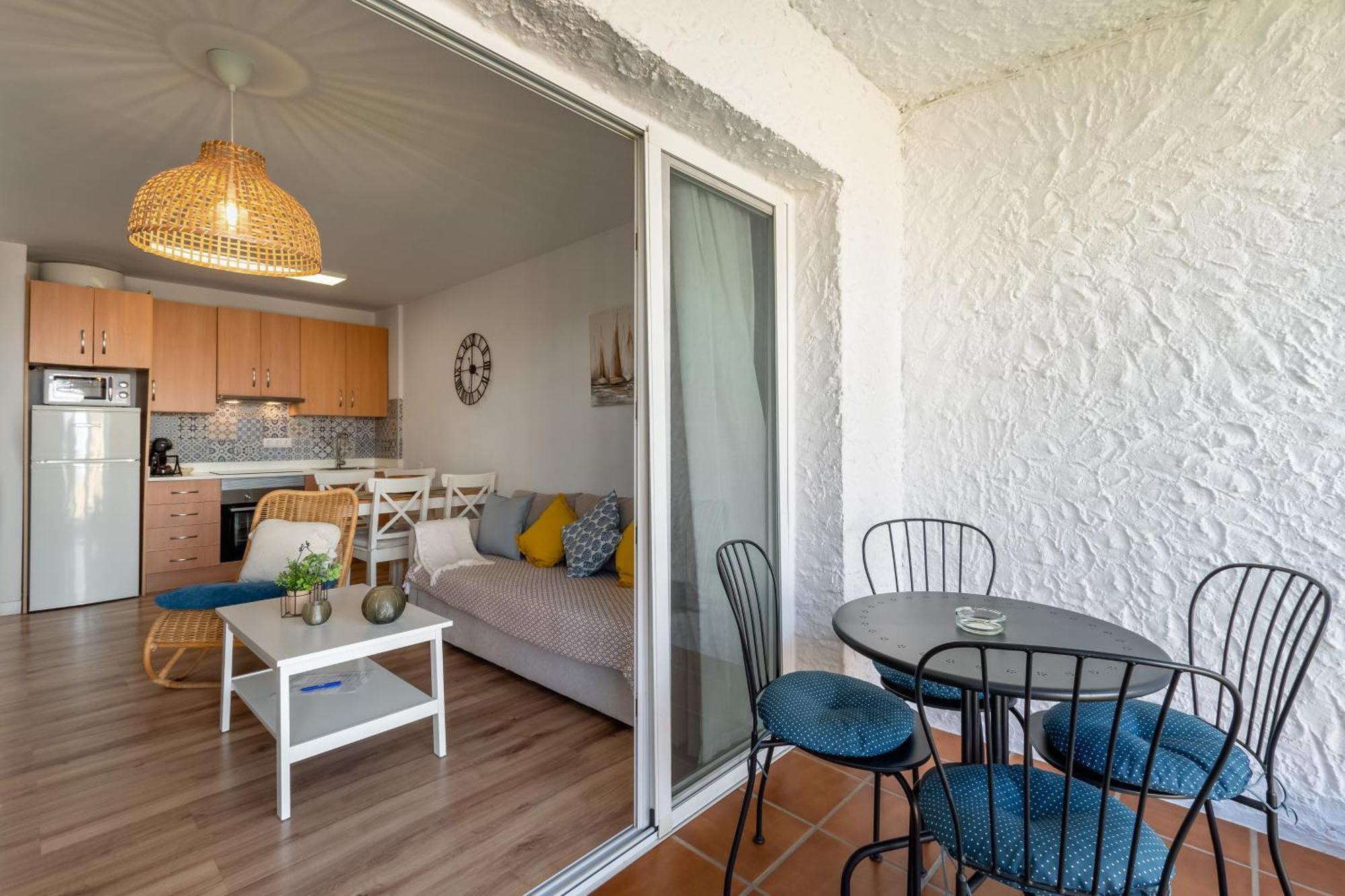 Renovated Apartment On Beachside With Pool Nerja Quarto foto