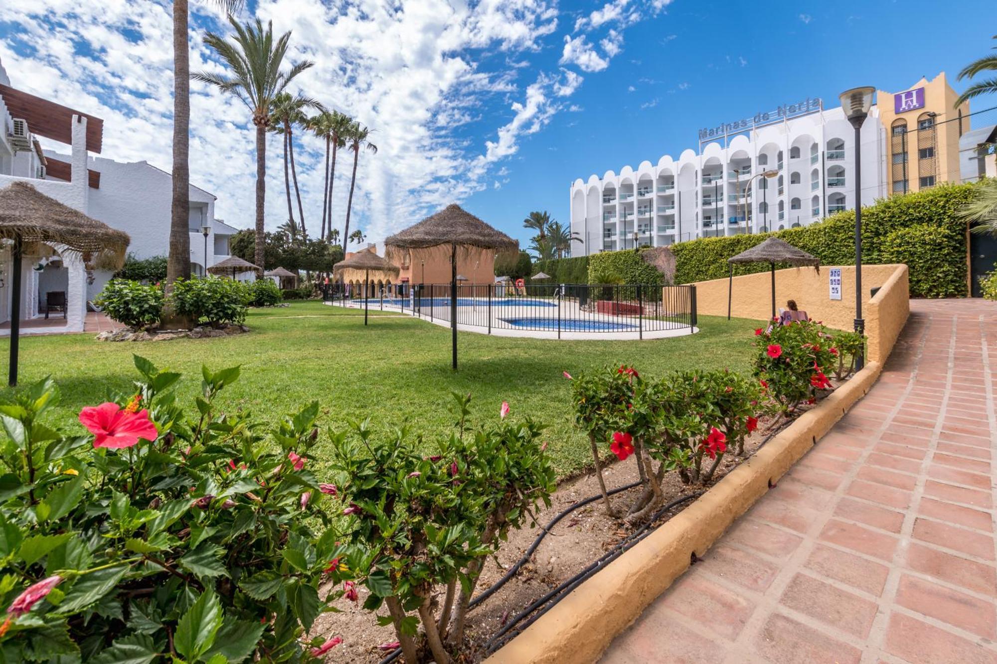 Renovated Apartment On Beachside With Pool Nerja Exterior foto